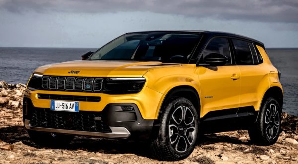 Най-скорошното дублиране е на европейската кола на годината за 2023-а и марка в Обединеното кралство от 70-те и началото на 80-те. Обективно, Avenger предизвиква асоциации със супергероите на Marvel или класическия британски шпионски телевизионен сериал от 60-те години. 